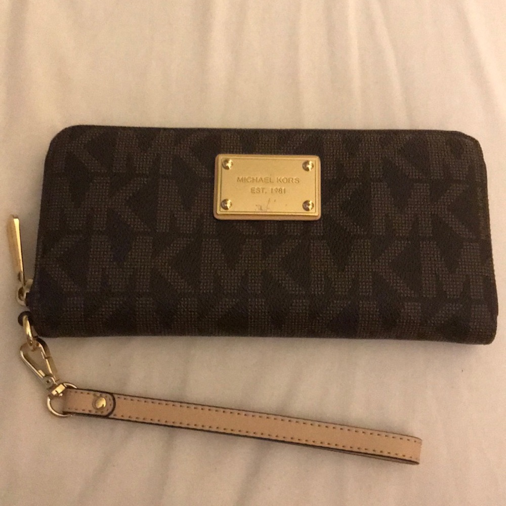 Michael Kors Wristlet